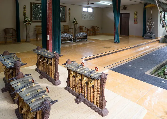 ゲストハウス Nuaja Balinese 3*
