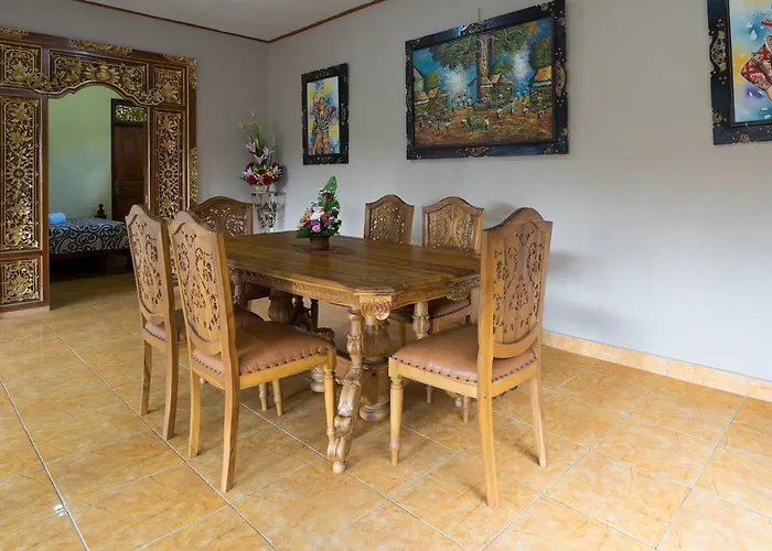 Nuaja Balinese ゲストハウス
