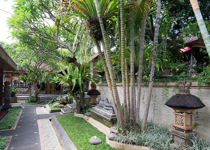 ゲストハウス Nuaja Balinese ウブド